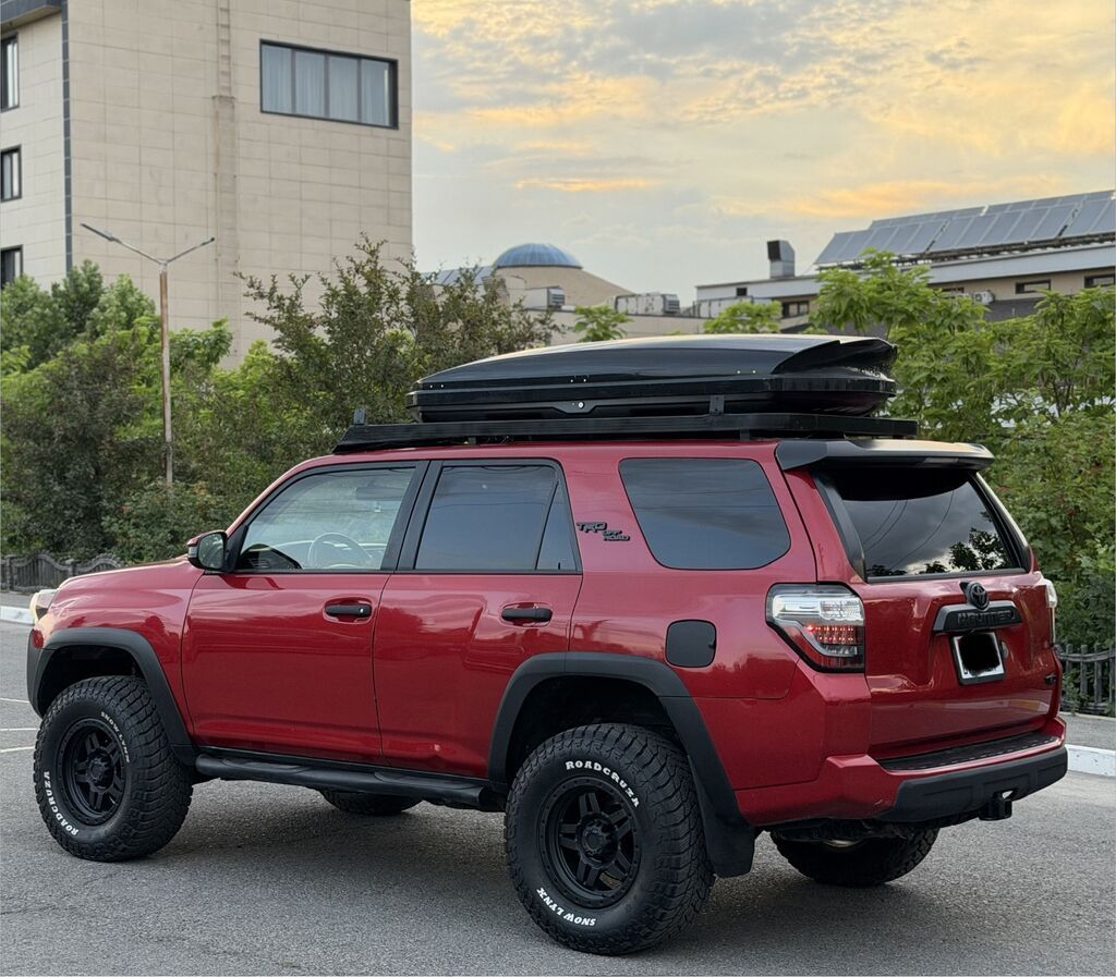Toyota 4Runner: 2017 г., 4 л, Автомат, Бензин, Внедорожник — фото 4