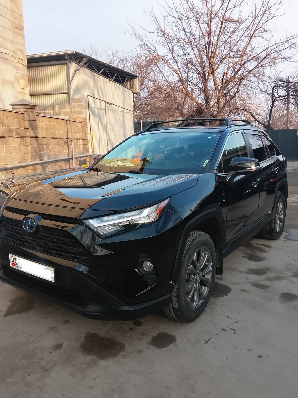 Toyota RAV4: 2022 г., Автомат, Гибрид, Кроссовер — фото 1