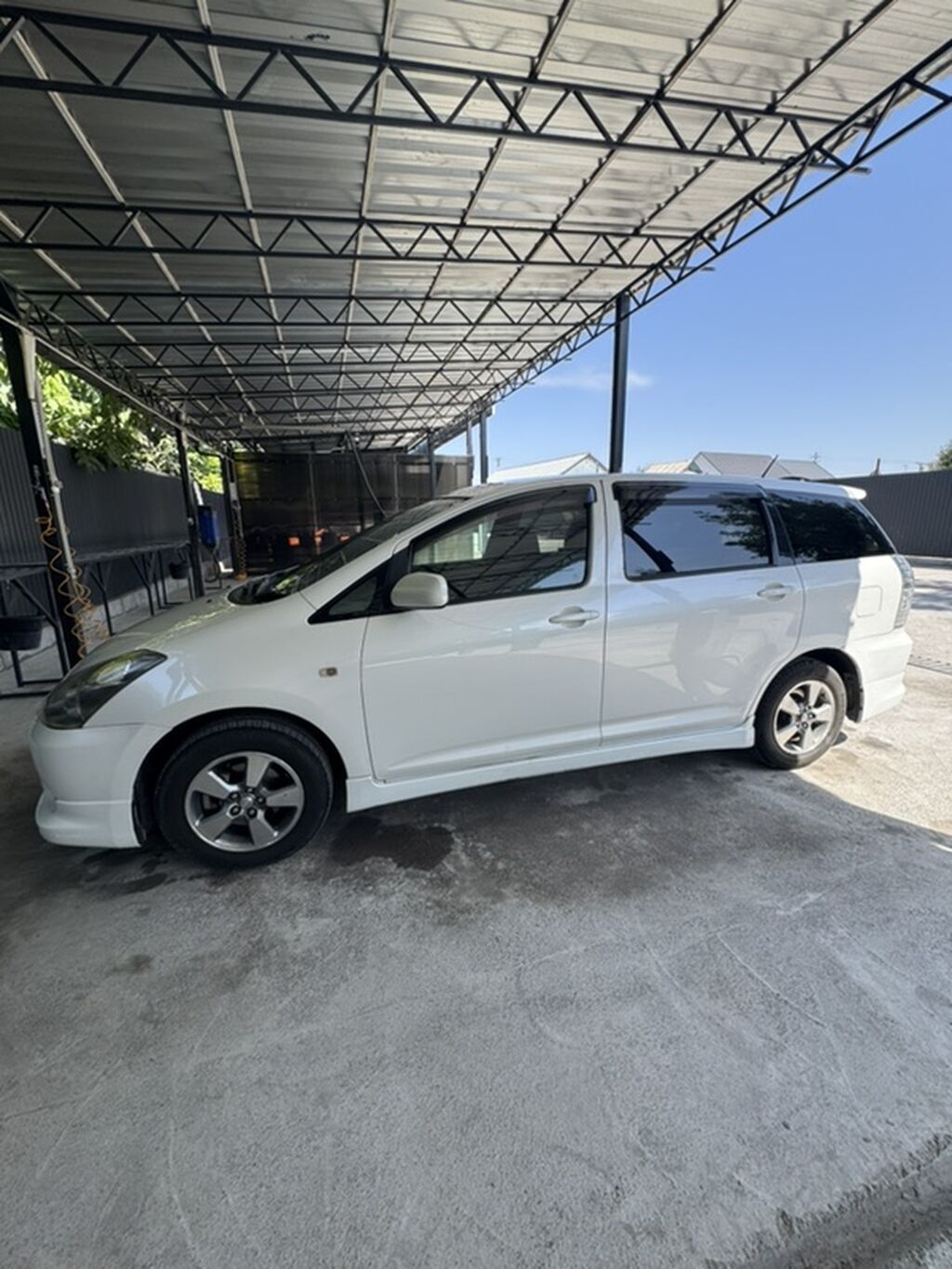 Toyota WISH: 2003 г., Автомат, Бензин, Минивэн: фото 2