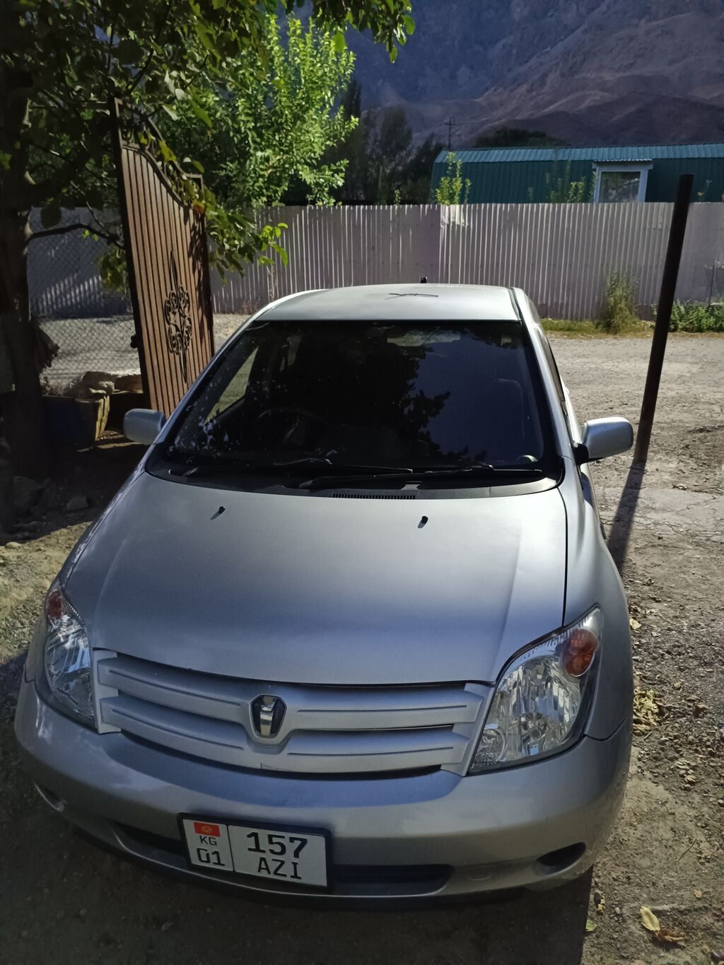Toyota Ist: 2002 г., Автомат, Бензин, Хэтчбэк: фото 2