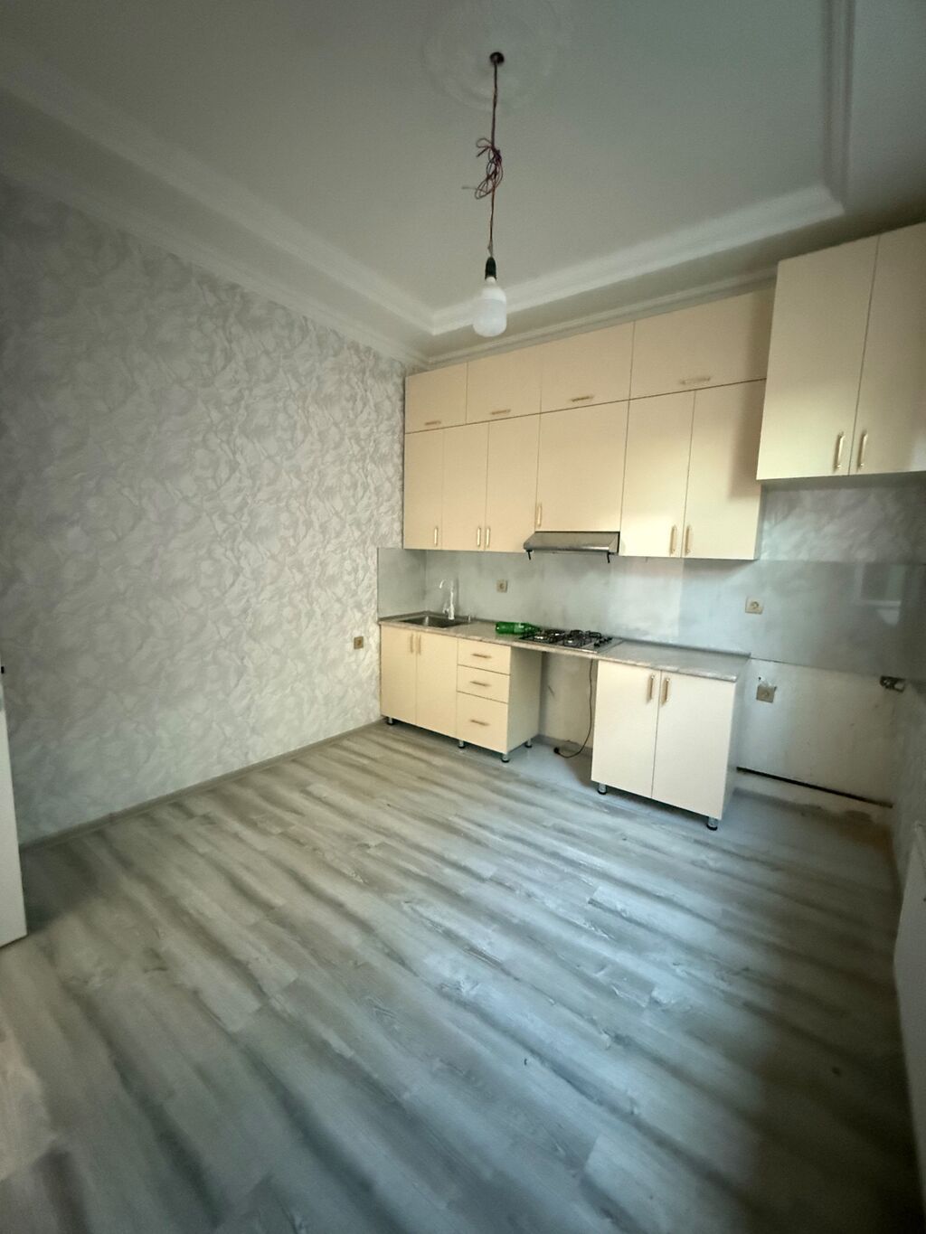 4 otaqlı, 130 kv. m, Kredit yoxdur, Yeni təmirli