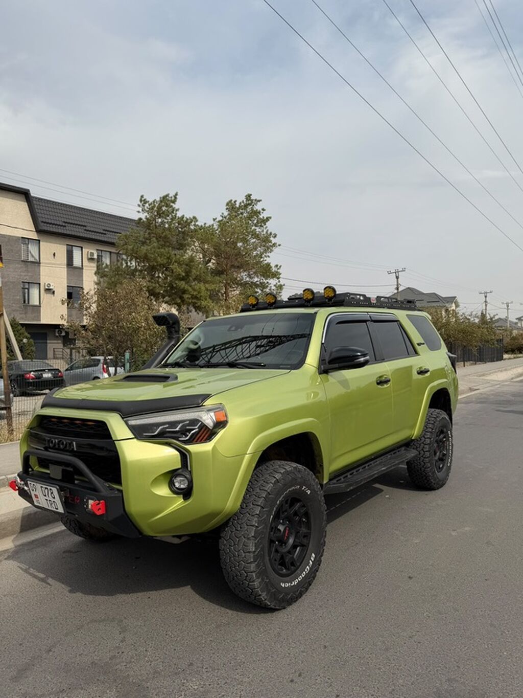 Toyota 4Runner: 2023 г., 4 л, Автомат, Газ, Внедорожник: фото 2
