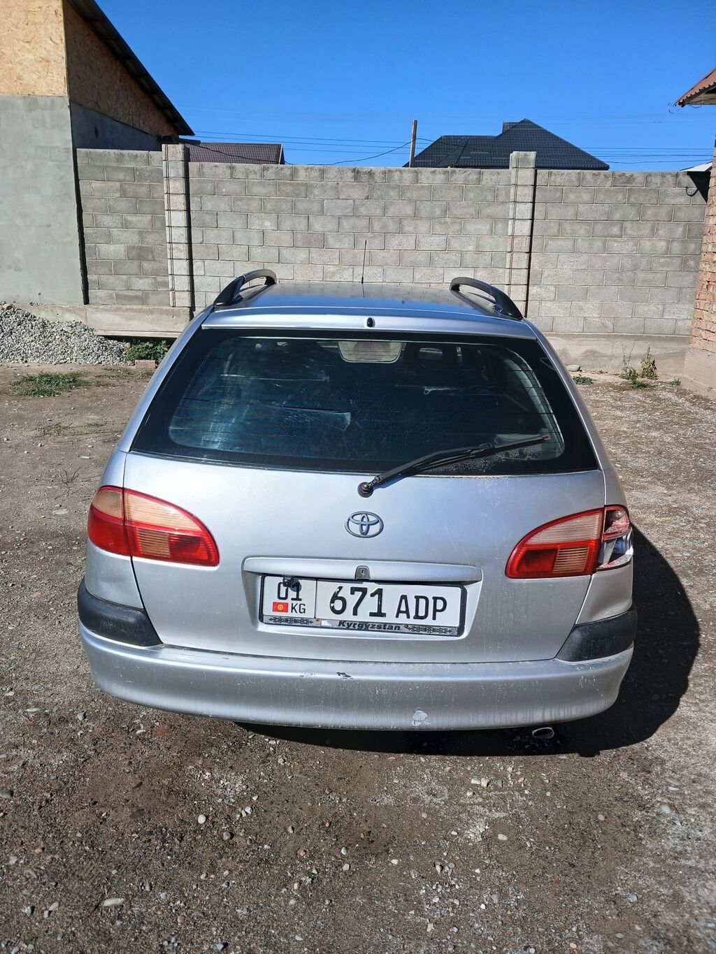 Toyota Avensis: 2001 г., 1.9 л, Универсал: фото 2
