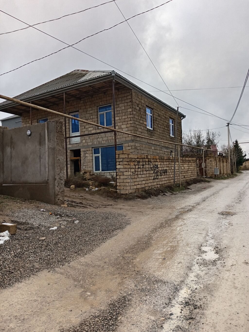 5 otaqlı, 180 kv. m, Kredit yoxdur, Təmirsiz