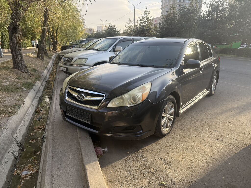Subaru Legacy: 2011 г., 2.5 л, Вариатор, Бензин, Седан: фото 2