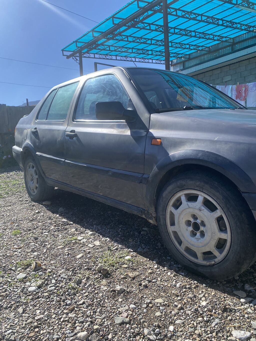 Volkswagen Vento: 1992 г., 2 л, Механика, Седан: фото 3