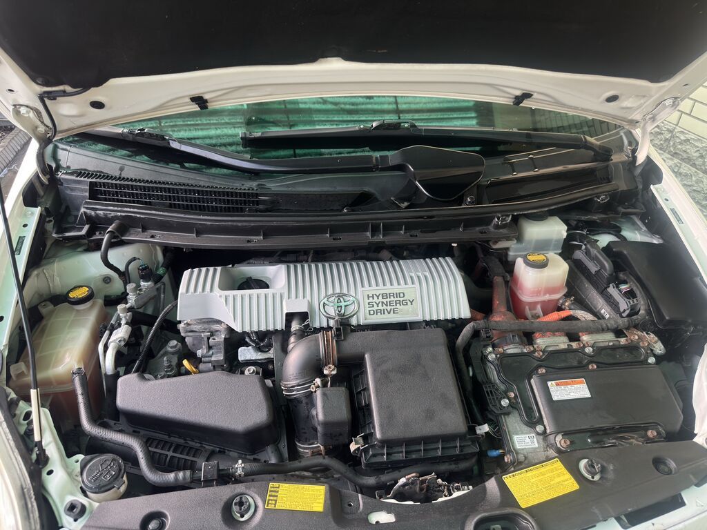 Toyota Prius: 2012 г., 1.8 л, Гибрид, Седан: фото 6