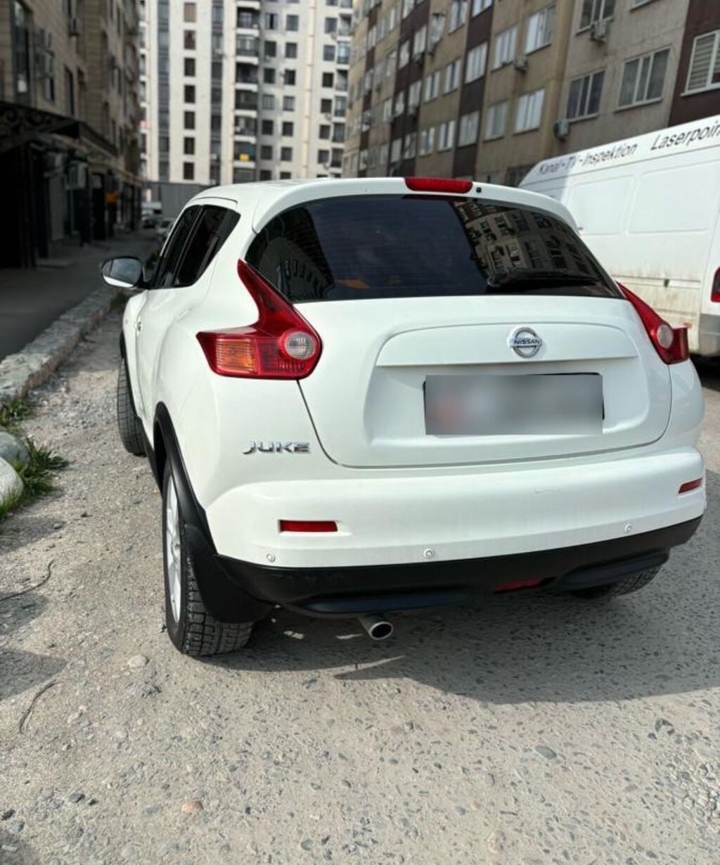 Nissan Juke: 2011 г., 1.6 л, Автомат, Бензин, Кроссовер: фото 3