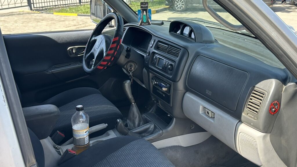 Mitsubishi Pajero Sport: 2002 г., 2.5 л, Механика, Дизель, Внедорожник: фото 5