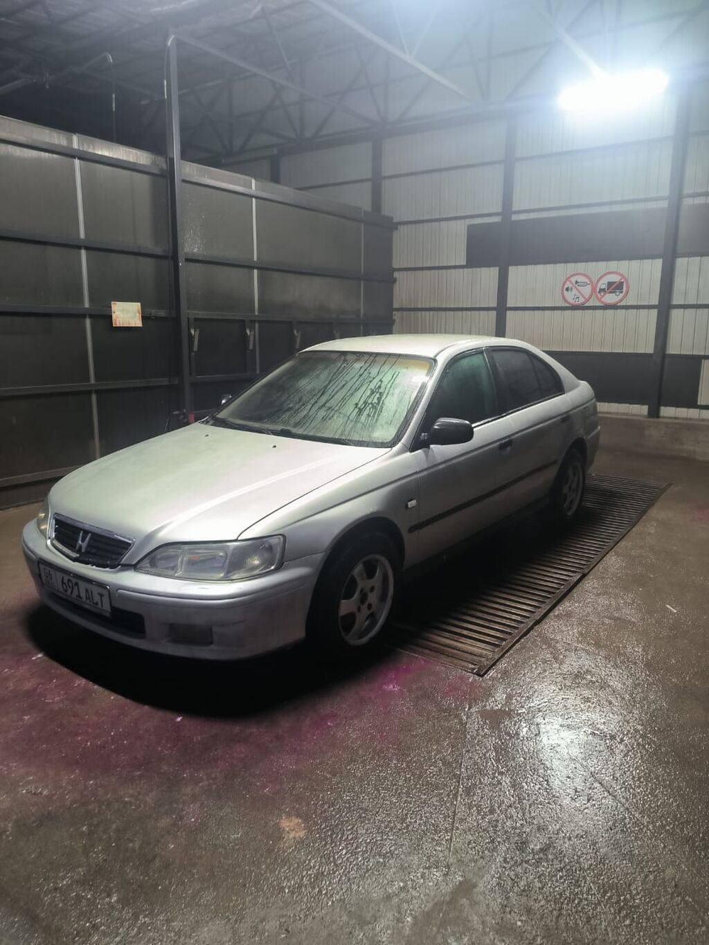 Honda Accord: 2000 г., 1.8 л, Механика, Седан: фото 5