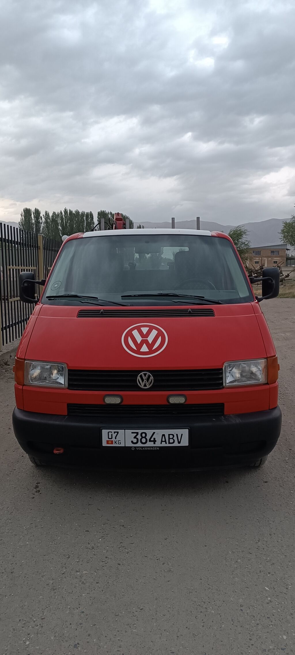 Volkswagen Transporter: 2002 г., 2.5 л, Механика, Бензин: фото 1