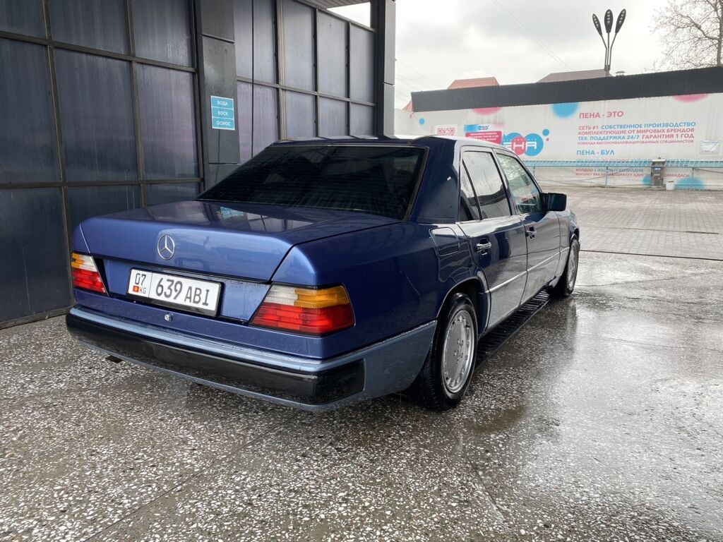 Mercedes-Benz W124: 1990 г., 2.3 л, Механика, Бензин, Седан: фото 8