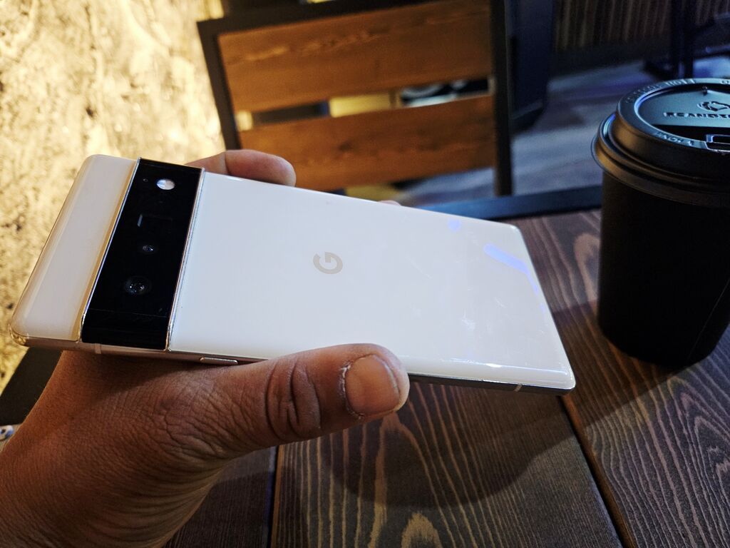 Google Pixel 6 Pro, Б/у, 128 ГБ, цвет - Белый, 1 SIM, 2 SIM, eSIM: фото 1