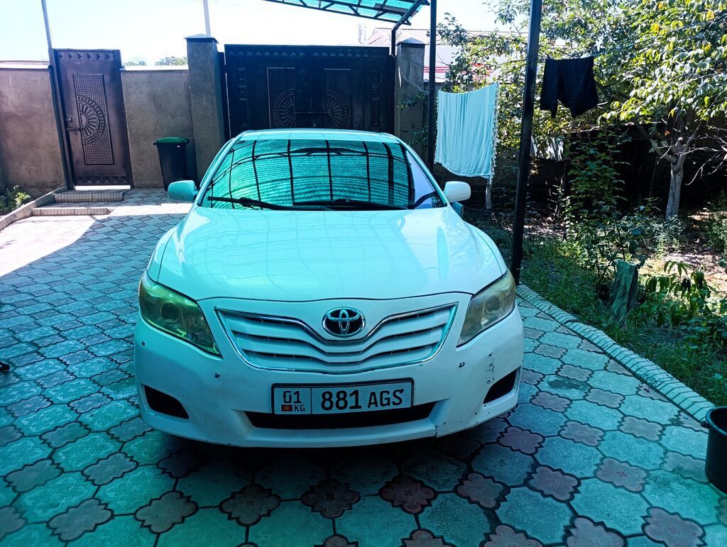 Toyota Camry: 2010 г., 2.5 л, Автомат, Бензин, Седан: фото 2