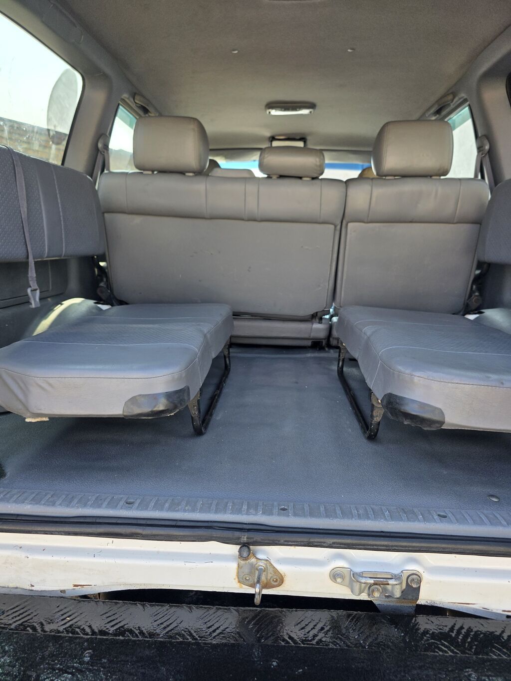 Toyota Land Cruiser: 2001 г., 4.5 л, Механика, Газ, Внедорожник: фото 4