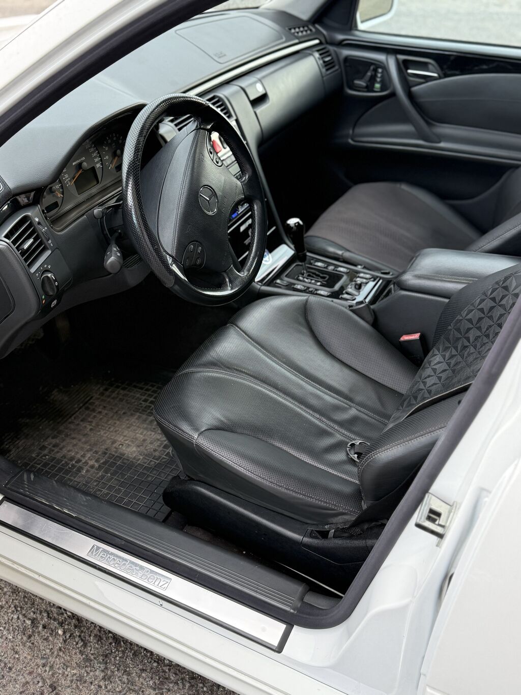Mercedes-Benz E-класс AMG: 2002 г., 5.5 л, Автомат, Бензин: фото 8