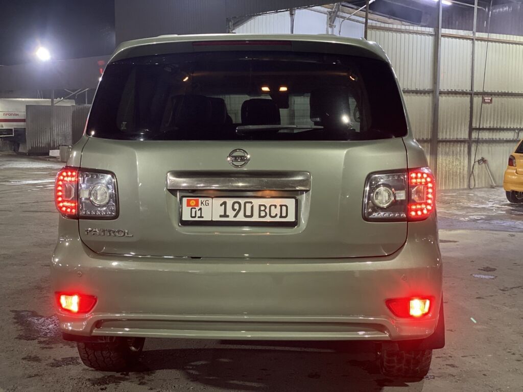 Nissan Patrol: 2011 г., 5.6 л, Автомат, Бензин, Внедорожник: фото 6