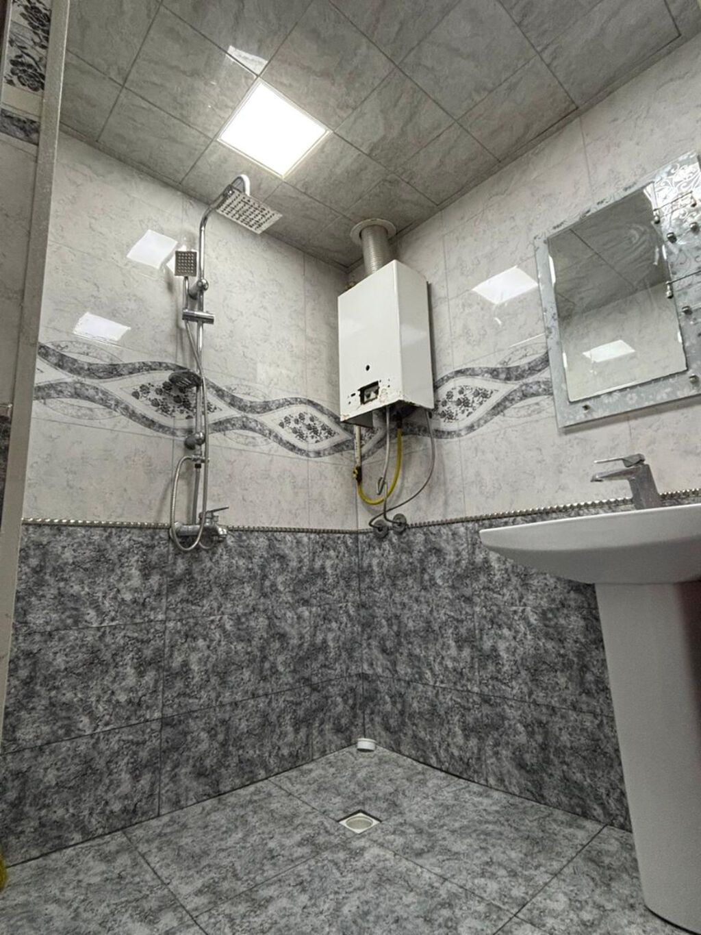 Bakı, 4 otaqlı, Köhnə tikili, m. Həzi Aslanov, 110 kv. m