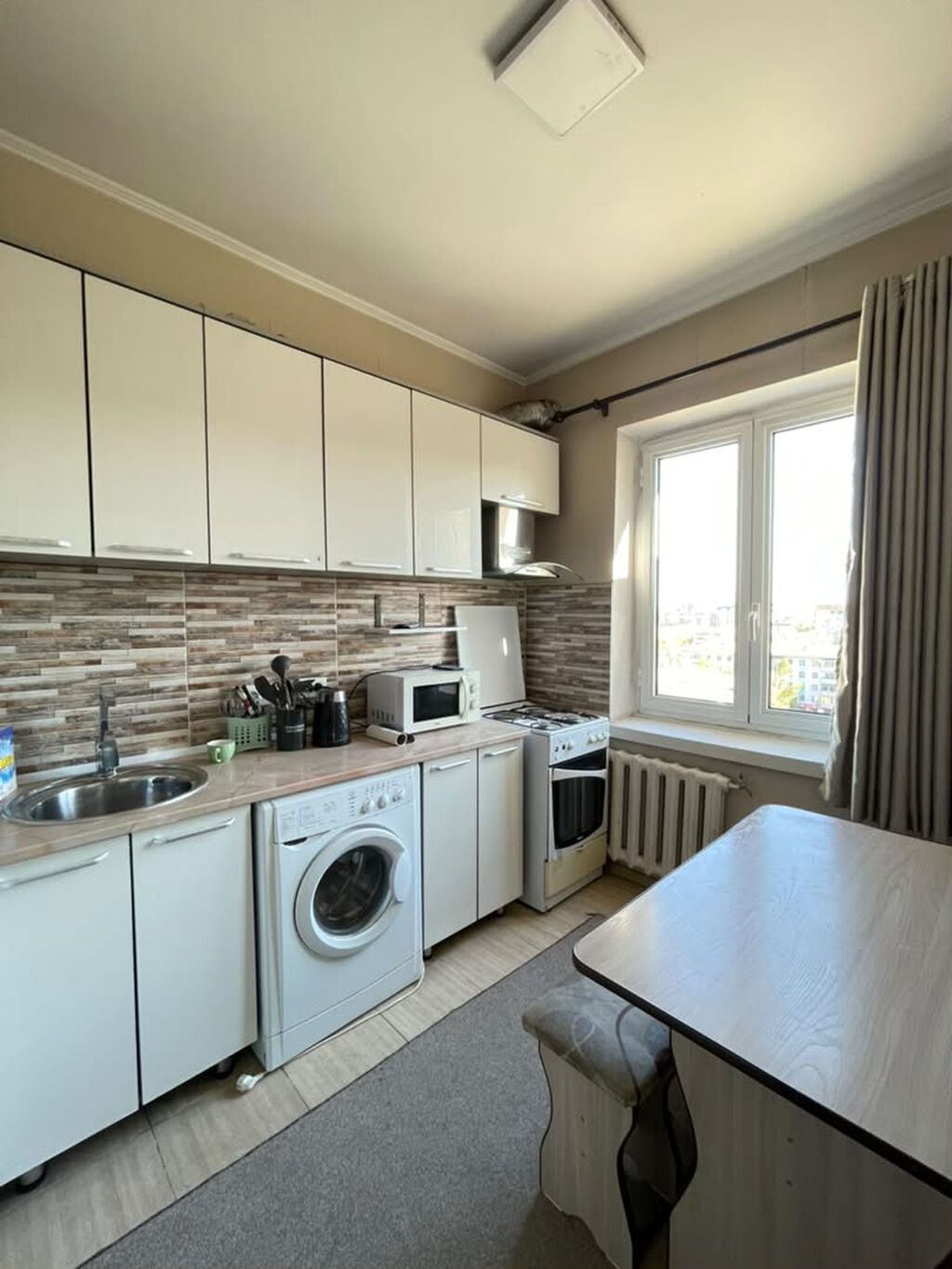1 комната, 35 м², Ак-Эмир рынок 105 серия, 9 этаж, Евроремонт: фото 1