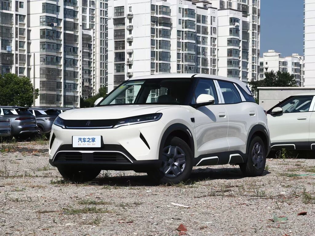BYD Yuan Up: 2025 г., Электромобиль, Кроссовер: фото 2
