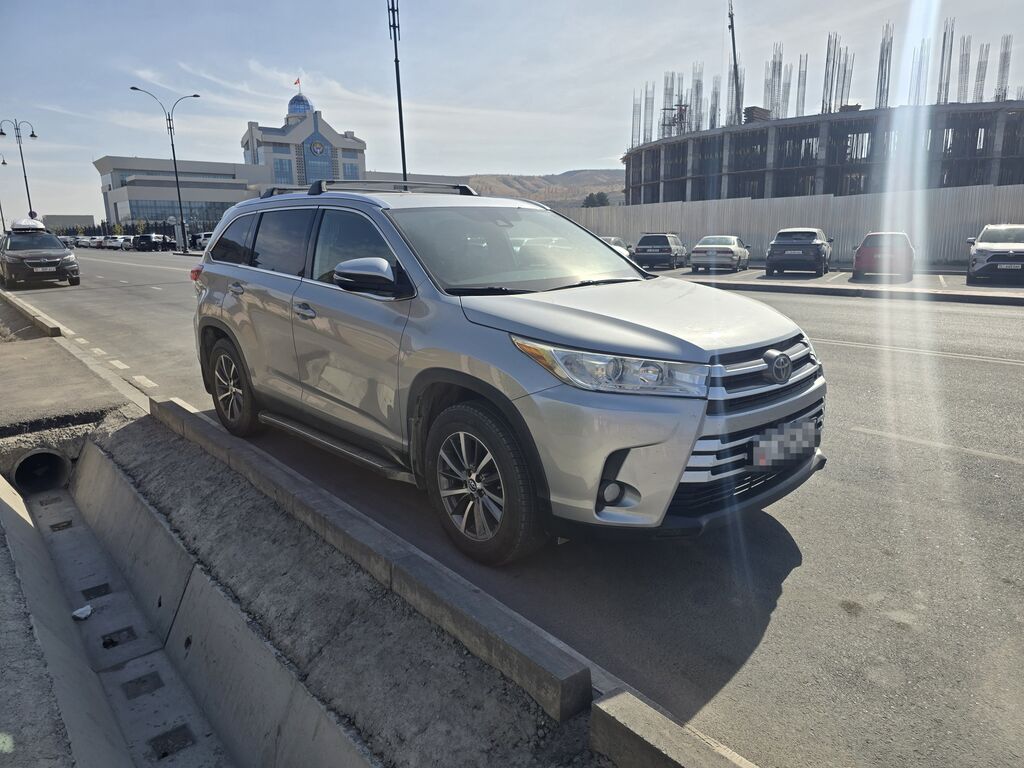 Toyota Highlander: 2019 г., 3.5 л, Автомат, Бензин, Внедорожник: фото 4