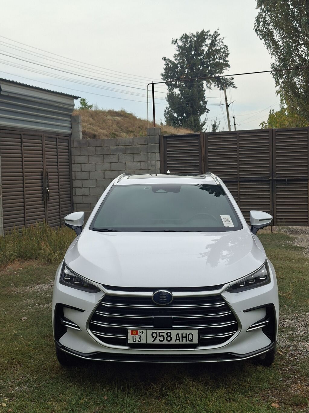 BYD Tang: 2022 г., 1.5 л, Автомат, Гибрид, Кроссовер: фото 2