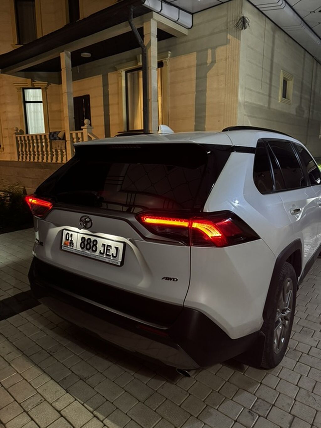 Toyota RAV4: 2021 г., Автомат, Кроссовер: фото 2