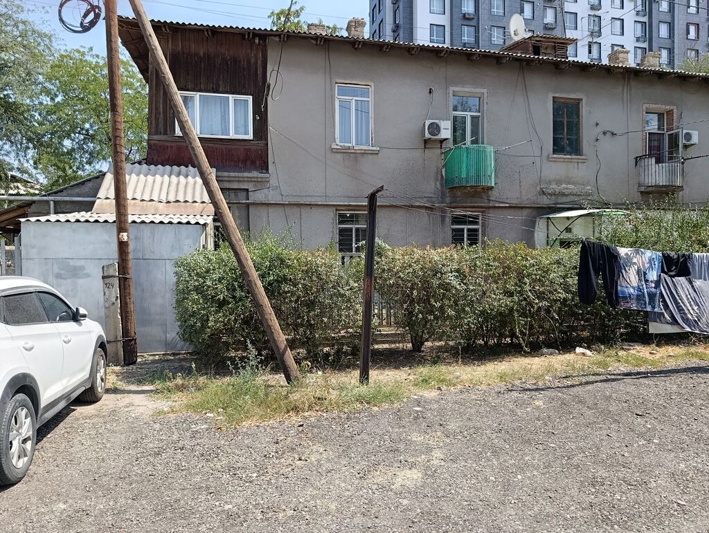 Продаётся 3 комнатная квартира 1/2-этаж сталинка, р/н Пишпек по: фото 1