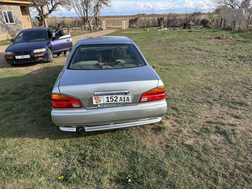 Nissan Laurel: 1997 г., 2 л, Автомат, Бензин, Седан: фото 5