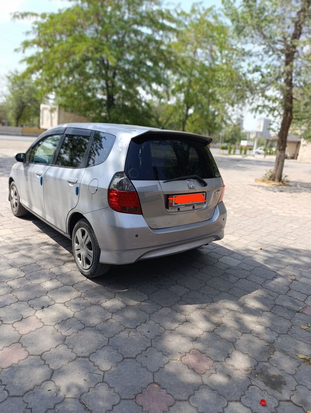 Honda Fit: 2005 г., 1.5 л, Типтроник, Бензин, Хэтчбэк: фото 3