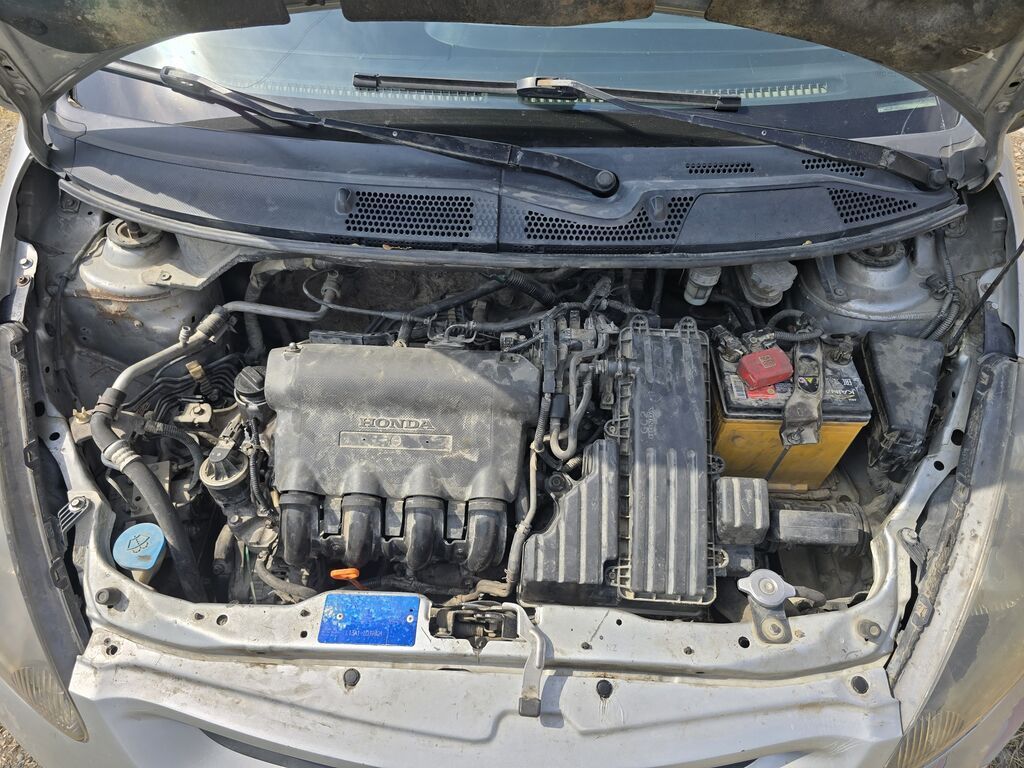 Honda Jazz: 2002 г., 1.4 л, Механика, Бензин, Хэтчбэк: фото 7
