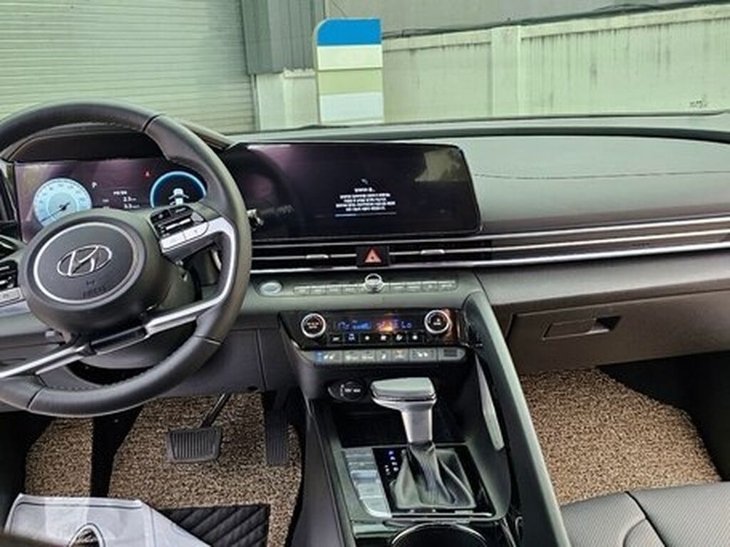 Hyundai Avante: 2020 г., 1.6 л, Автомат, Гибрид, Седан: фото 4