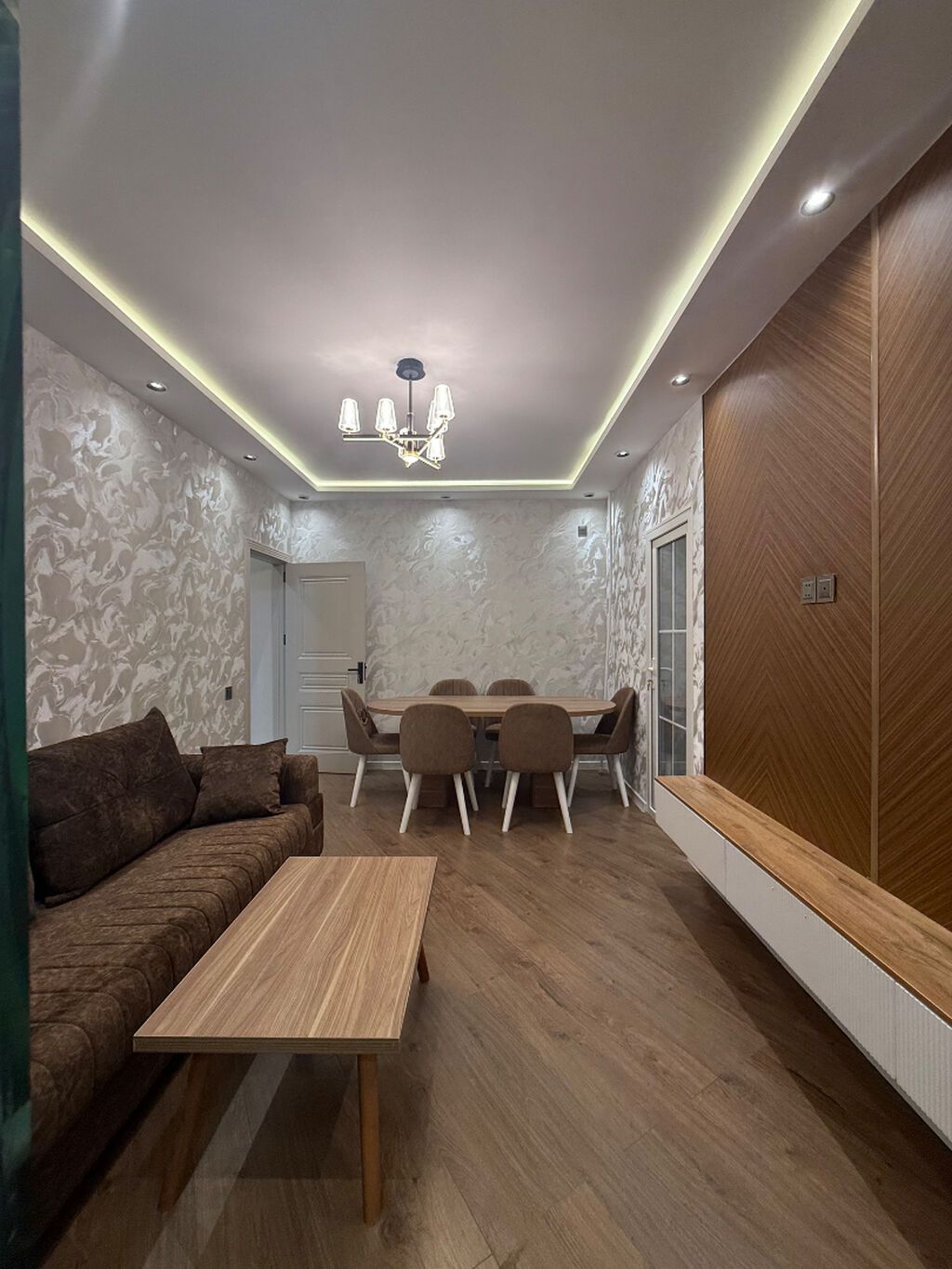 Bakı, 3 otaqlı, Köhnə tikili, m. Xalqlar Dostluğu, 70 kv. m