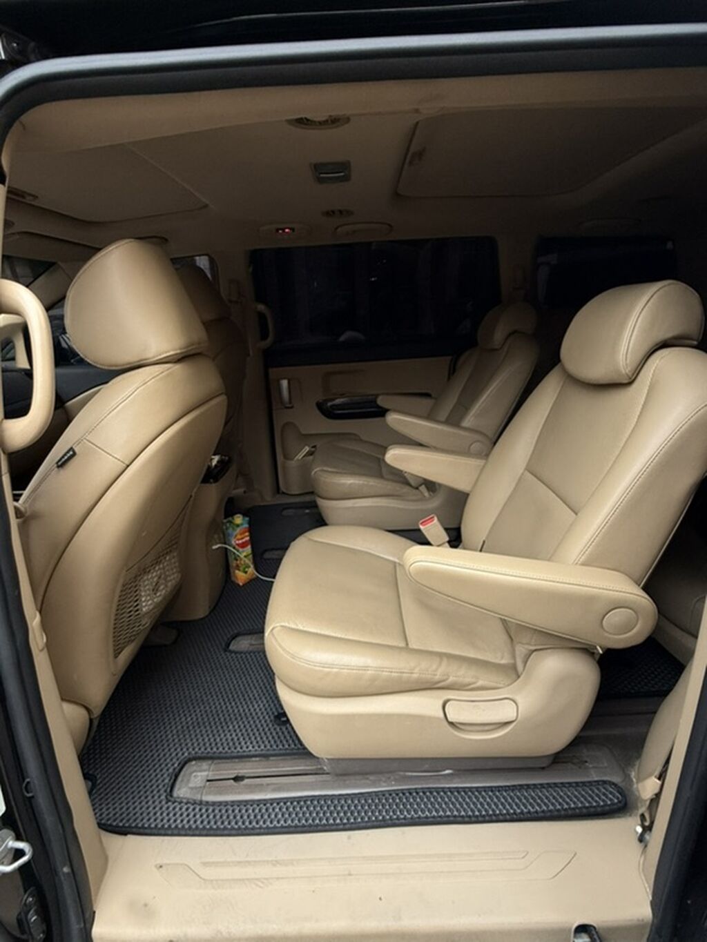 Kia Carnival: 2017 г., 2.2 л, Автомат, Дизель, Минивэн: фото 7