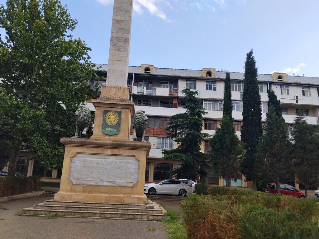 Gəncə, 3 otaqlı, Köhnə tikili, 73 kv. m