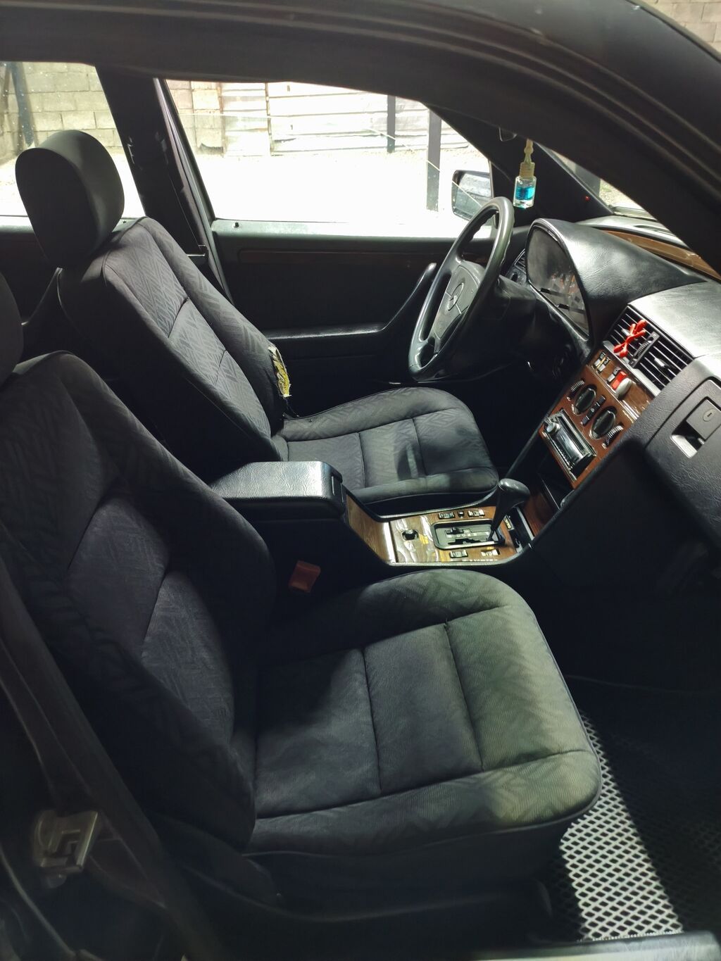 Mercedes-Benz C-Class: 1993 г., 2.2 л, Автомат, Бензин, Седан: фото 5