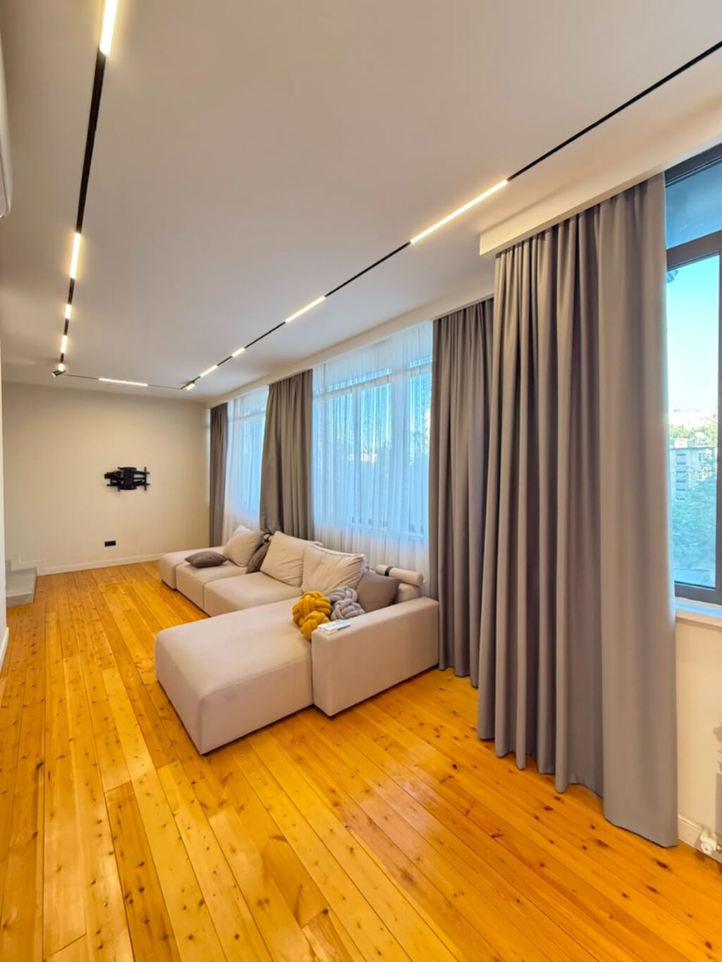 3-комн. квартира, 110 м², 6 мкр, с мебелью: фото 2