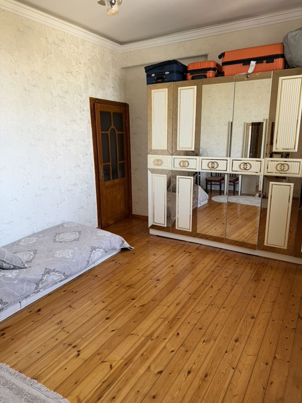 2 otaqlı mənzil – geniş mətbəx və işıqlı otaqlar - Plan: 2 ayrı otaq