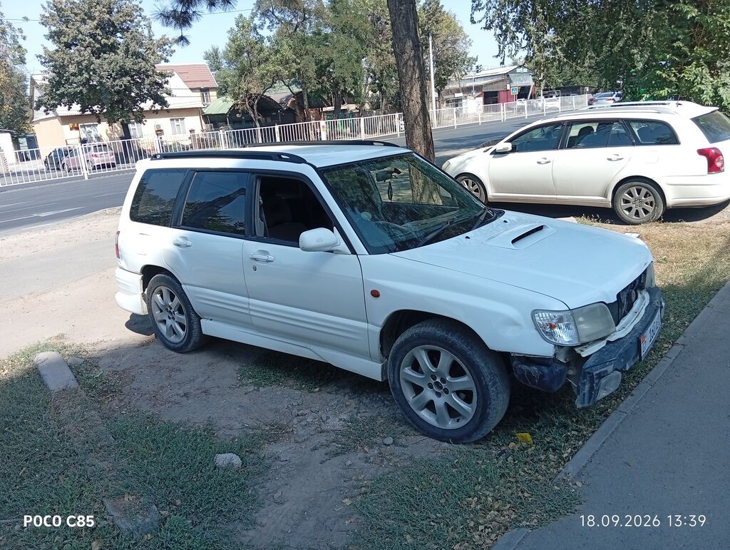 Subaru Forester: 2000 г., 2 л, Автомат, Бензин, Универсал: фото 1