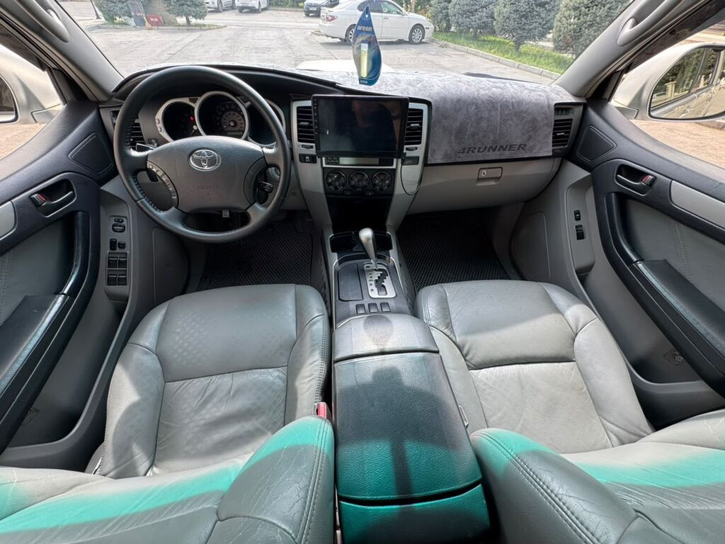 Toyota 4Runner: 2004 г., 4 л, Автомат, Газ, Внедорожник: фото 5