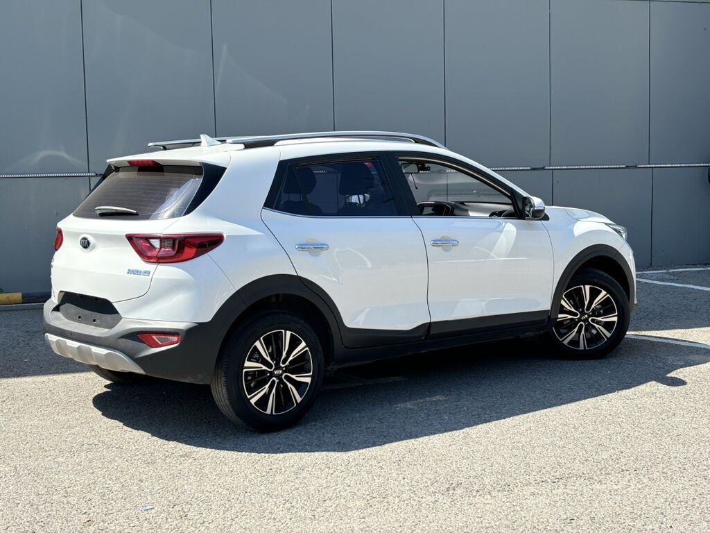Kia Stonic: 2019 г., 1.4 л, Автомат, Бензин, Кроссовер: фото 2