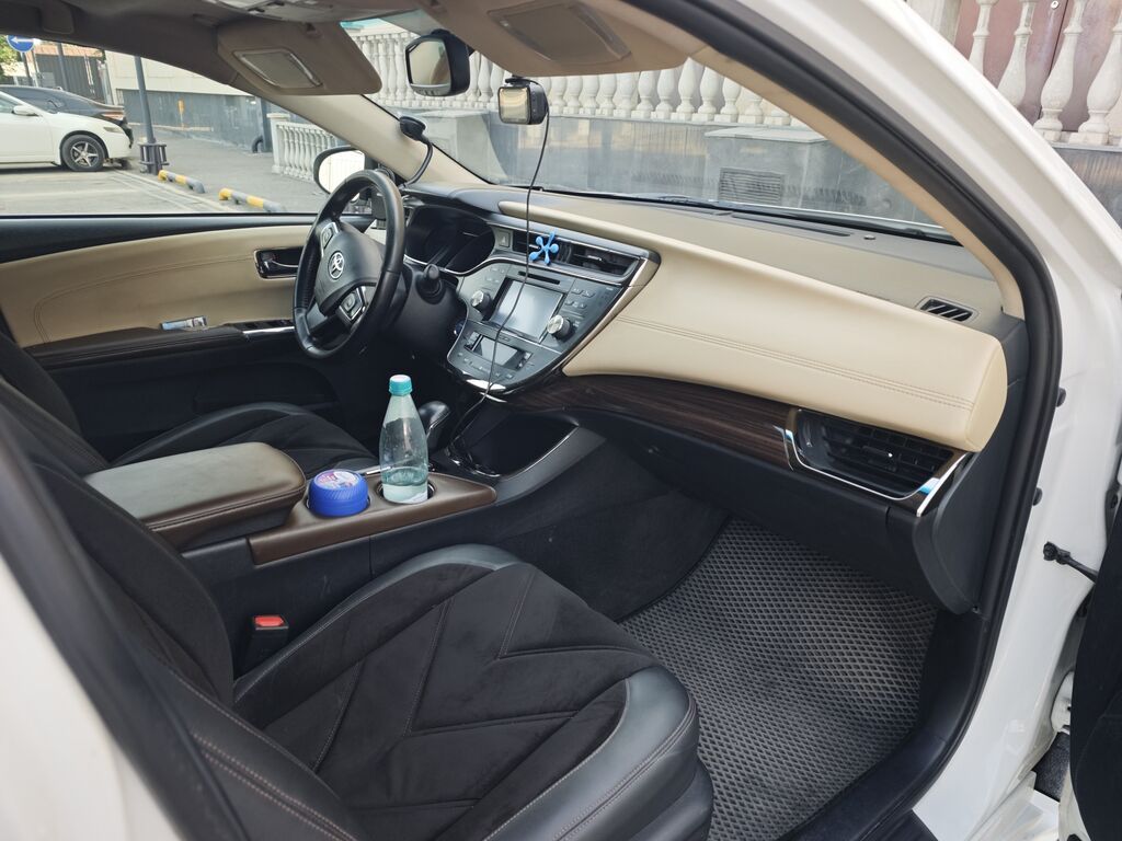 Toyota Avalon: 2015 г., 2.5 л, Вариатор, Гибрид, Седан: фото 4