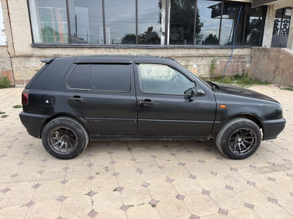 Volkswagen Golf: 1995 г., 2 л, Механика, Бензин, Хэтчбэк: фото 7