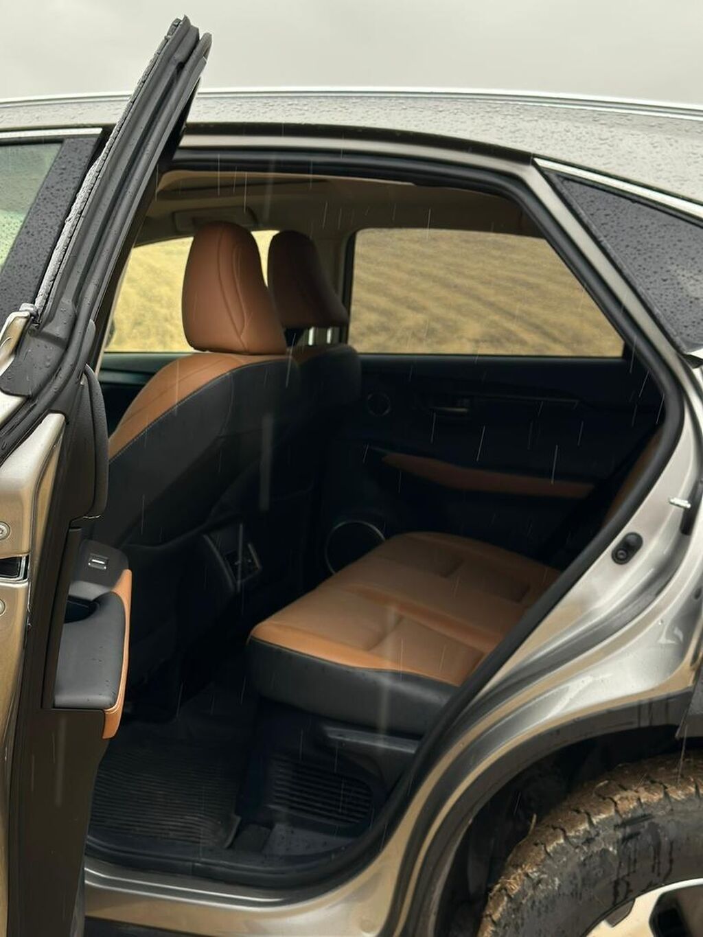 Lexus NX: 2019 г., 2 л, Автомат, Бензин, Кроссовер: фото 5