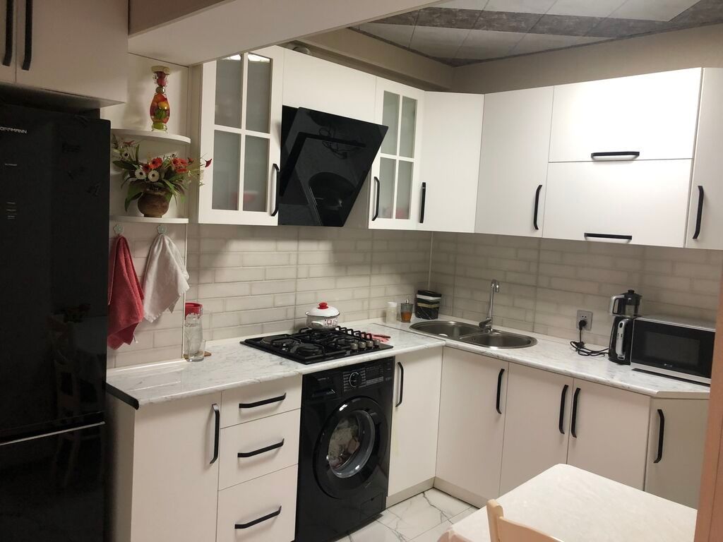 Bakı, Bakıxanov qəs., 5 otaqlı, Köhnə tikili, m. Neftçilər, 120 kv. m
