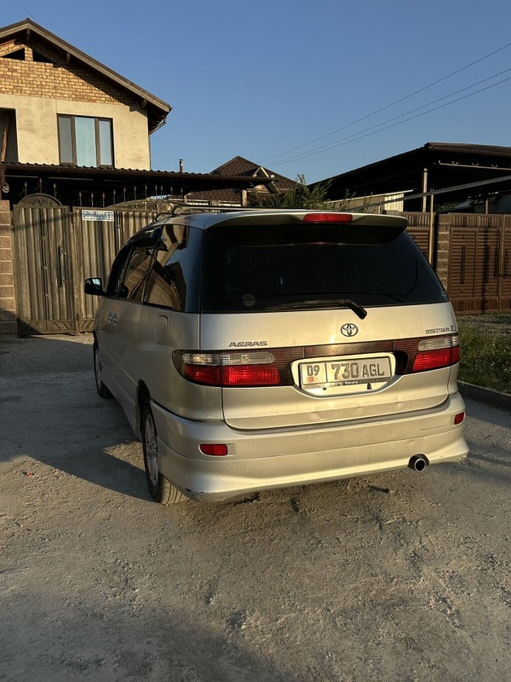 Toyota Estima: 2002 г., 2.4 л, Автомат, Газ, Минивэн: фото 3