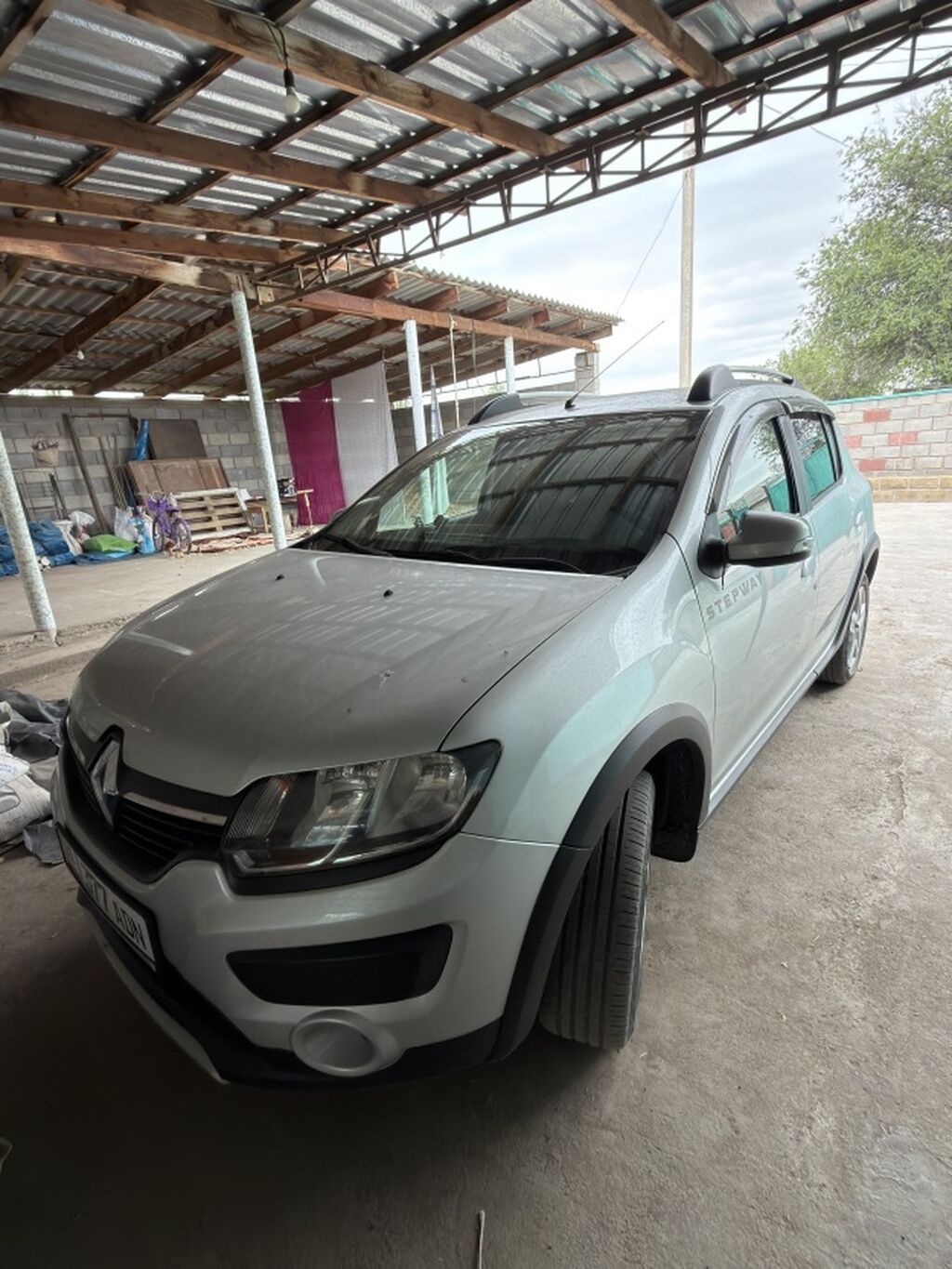 Renault Sandero Stepway: 2017 г., 1.6 л, Автомат, Бензин, Хэтчбэк — фото 5