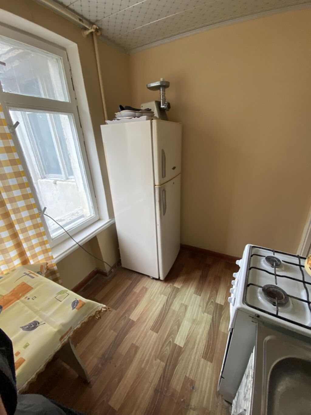 Bakı, Yasamal, 3 otaqlı, Köhnə tikili, m. İnşaatçılar, 70 kv. m