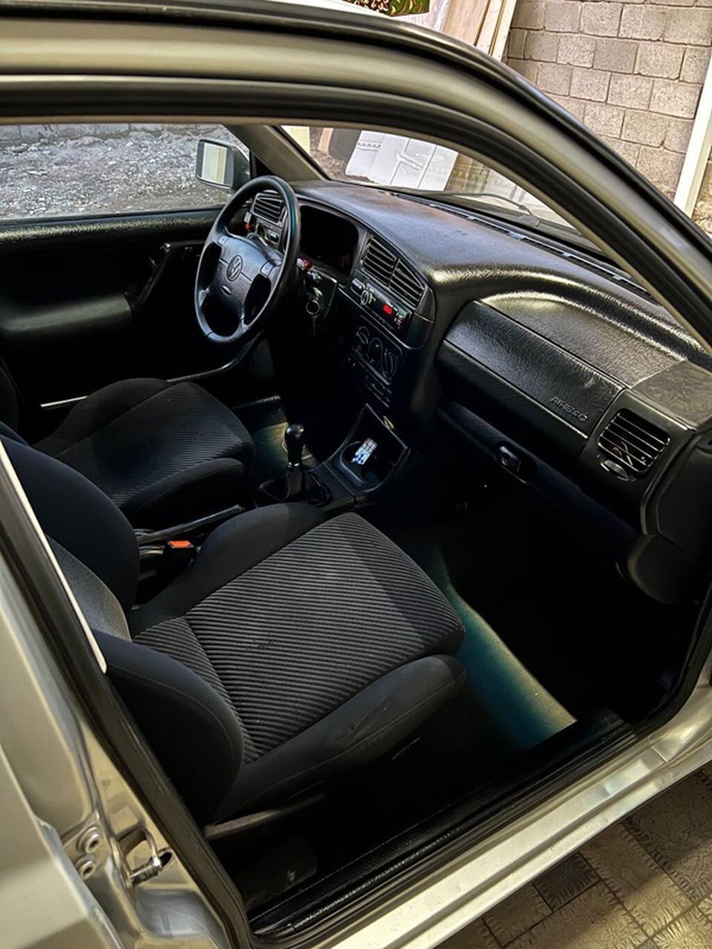 Volkswagen Golf: 1998 г., 1.8 л, Механика, Бензин, Хэтчбэк: фото 6