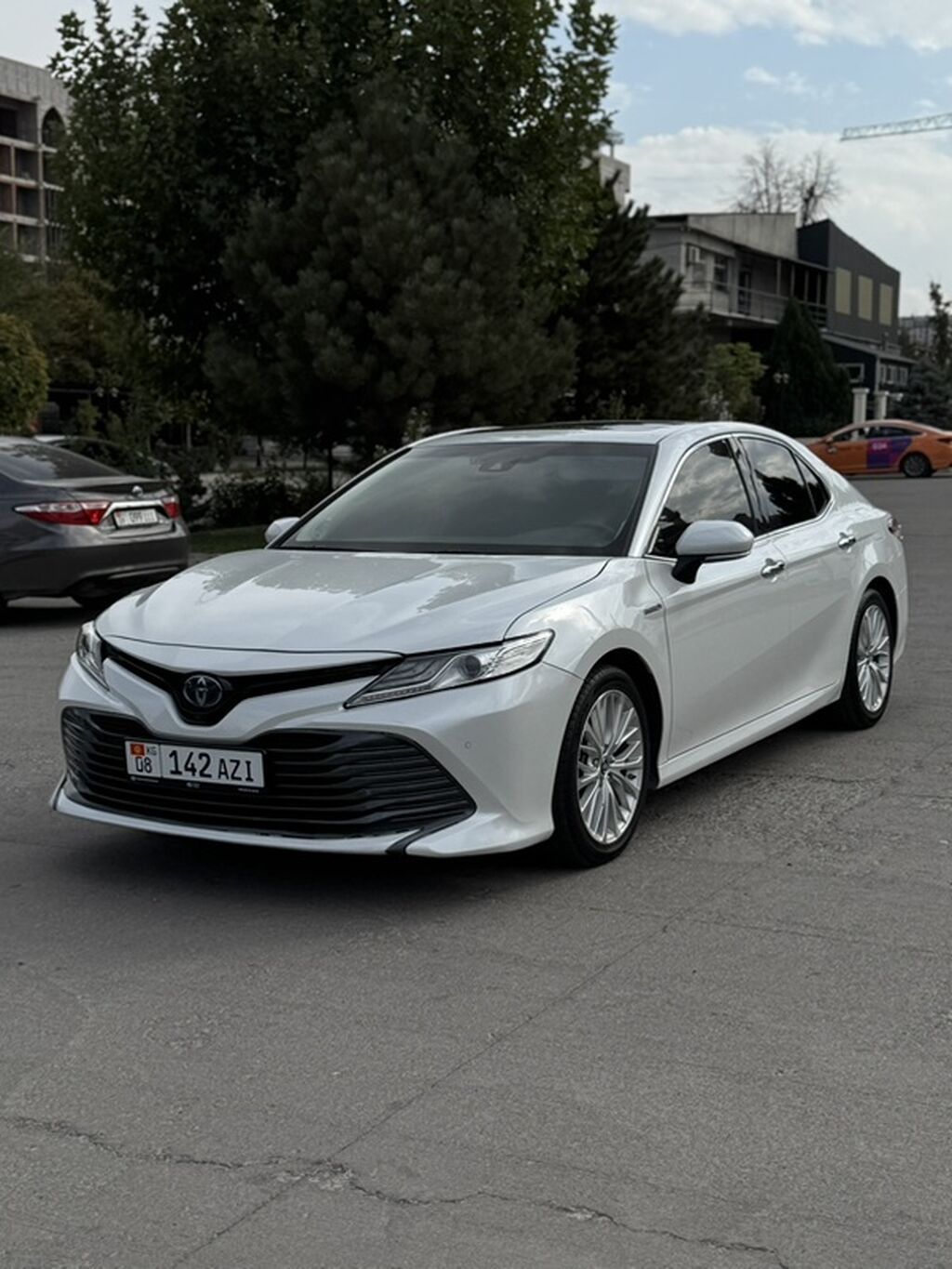Toyota Camry: 2019 г., 2.5 л, Вариатор, Гибрид, Седан: фото 1